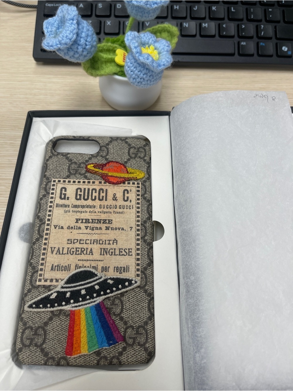 Gucci Beige Monogram UFO Rainbow iPhone 7/8 SE Case NWB. Style # 496344•493949
